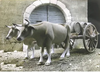 1/3254 мм и две говеда не са на превозното средство и бъчви, играчка модел от смола Миниатюрен комплект в разглобено формата на неокрашенный